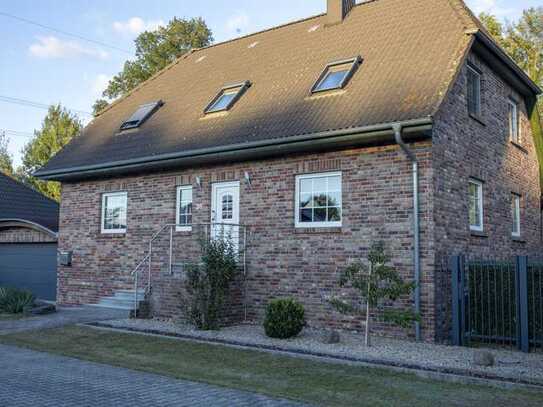 Freistehendes Einfamilienhaus am Naturschutzgebiet, Plus weitere 89 m² Souterrain