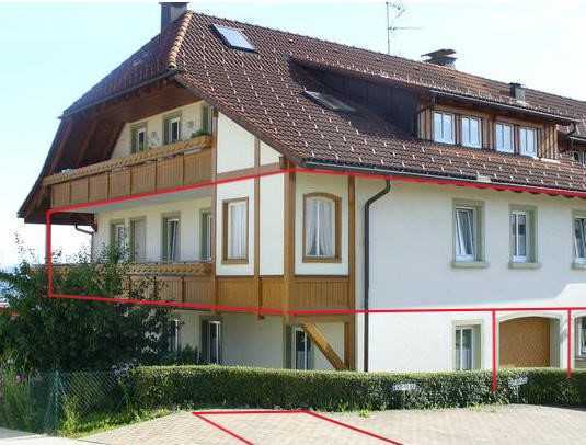 Schöne 3,5-Zimmer-Wohnung mit Balkon, Gartenanteil, Garage + Stellpl., EBK, 2 Keller und Bastelraum