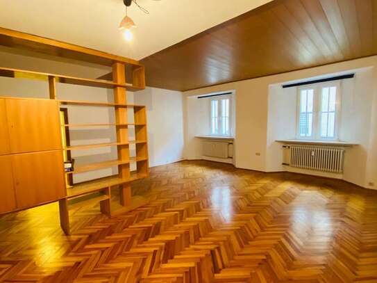 Stilvolle 4-Zimmer Altbauwohnung 113,5qm in ehemaligem Bürgerhaus