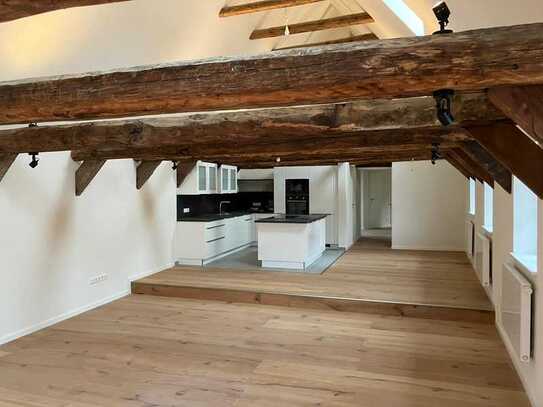 Exklusive Dachgeschosswohnung im Herzen von Celle - Fachwerk trifft Moderne