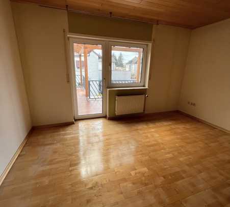 Vollständig renovierte 3-Raum-Wohnung mit Balkon und Einbauküche in Lingenfeld