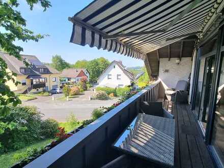Schicke 3 ZKB DG-Wohnung mit EBK, Balkon und Kaminofen in Bad Honnef- Aegidienberg