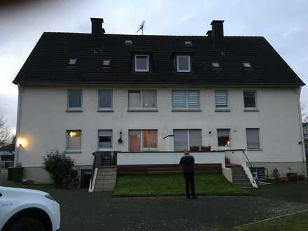 Schöne 3-Zimmer-Wohnung, Küche Bad 1.OG in Paffrath