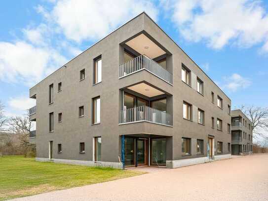 Moderne Erdgeschosswohnung mit Einbauküche und eigenem Garten in gefragter Lage bei Berlin