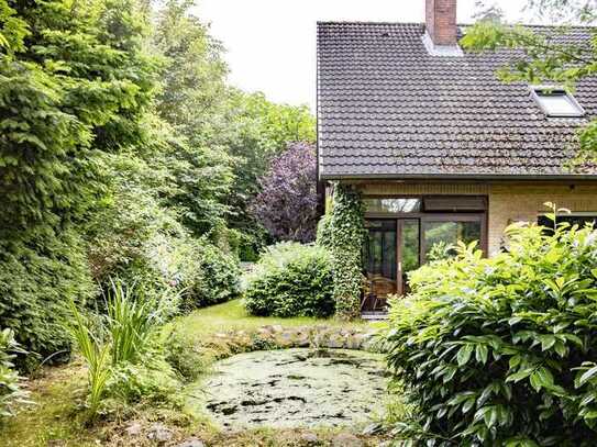 Naturnahes Familienhaus mit schönem eingewachsenem Garten am Feldrand