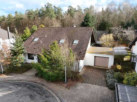 Durchdachtes Haus am Waldrand im Uni-Wohngebiet
