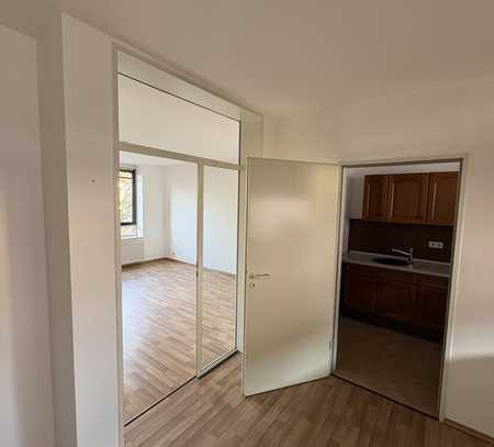 Vollständig renovierte 2-Zimmer-Wohnung mit Balkon und Einbauküche in Osnabrück