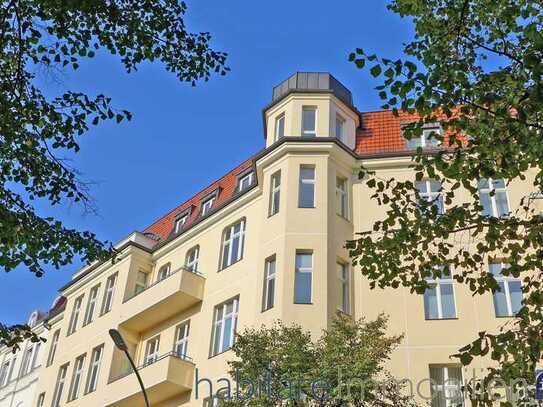 1a-Lage, direkt am Kurfürstendamm: Taghelles Büro im repräsentativem Altbau, sehenswert!