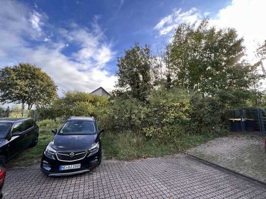 Kleinenbroich / Spielstraße: Großes Baugrundstück in ruhiger Wohnlage