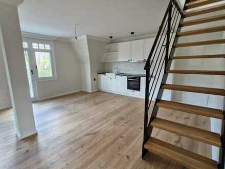 Erstbezug nach Sanierung mit Balkon und Einbauküche: Exklusive 3-Zimmer-Maisonette-Wohnung