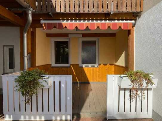 Doppelhaushälfte mit Wintergarten, Balkon und Carport in Krölpa zu verkaufen.