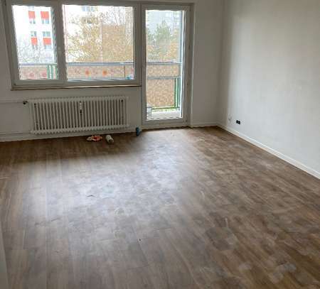 Schöne 3 ZKB Wohnung mit Balkon sucht SIE