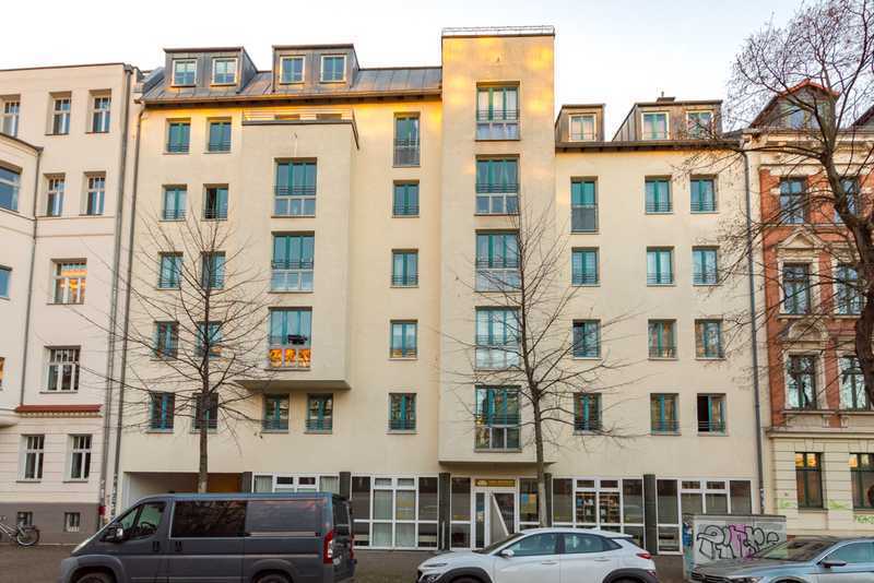 Gemütliches Apartment in Schleußig | Balkon | Aufzug | Tiefgarage