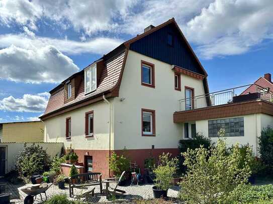 Ein-Zweifamilienhaus in Sorga zum Mieten mit Küche und Garten