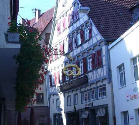 Mittendrin - charmante 3-Zimmer-Wohnung in historischem Fachwerkhaus