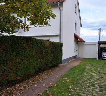 Schöne 4-Zimmer-Doppelhaushälfte mit EBK in Heddesheim