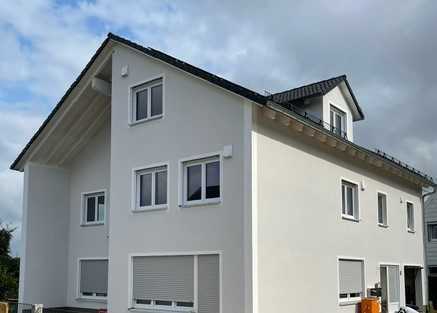 Erstbezug 3,5-Raum-DG-Wohnung modern / hell