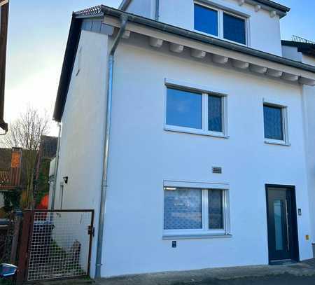 Modern renovierte Doppelhaushälfte in Heidenheim-Schnaitheim