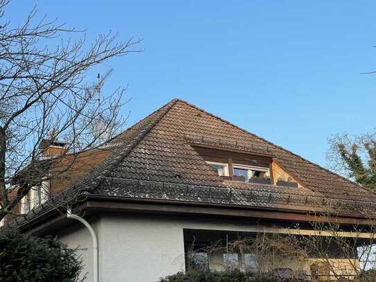 3 Zimmer-Dachgeschosswohnung mit Balkon und Garage in Wiesbaden Nordost