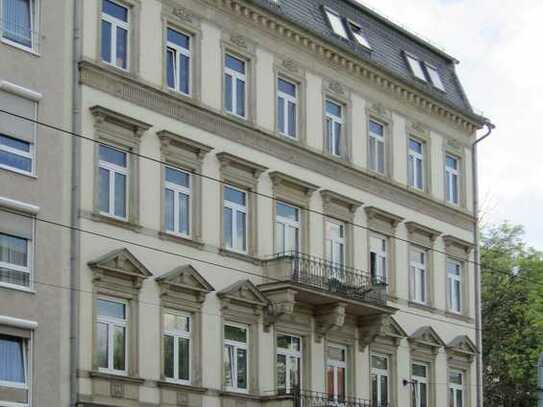 Repräsentative Büroflächen mit 3 Balkonen in denkmalgeschütztem Stilaltbau