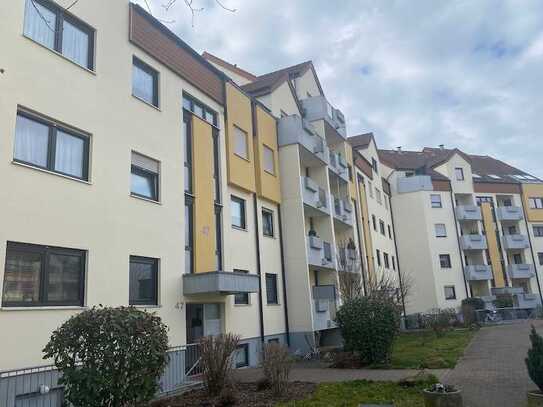 Renovierte und bezugsfreie 3ZKB mit Balkon und 2 Tiefgaragenstellplätzen!