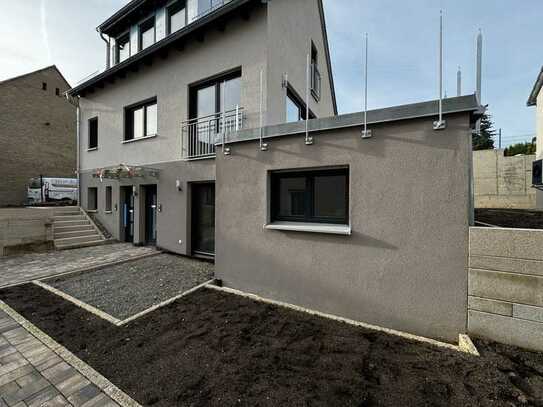 Erstbezug mit Einbauküche und Terrasse: schöne 2-Zimmer-Wohnung in Stegaurach