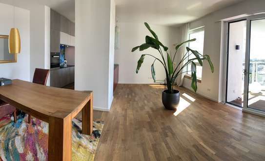 Exklusive 3-Zi, 11. Etage, hochwertig teilmöbliert, fantastischer Blick über Park und Düsseldorf