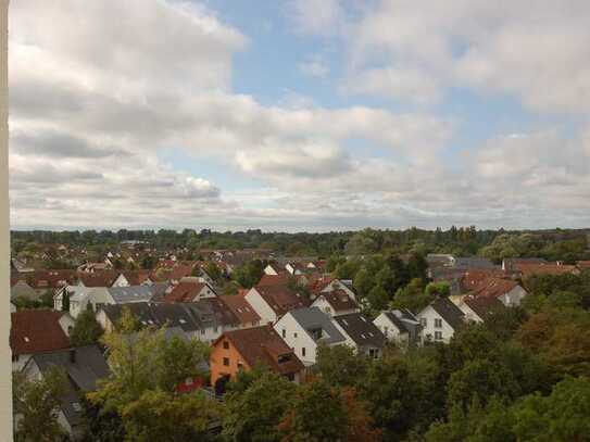 Traumhafter Ausblick vom Balkon dieser wunderschönen 3-ZKB Wohnung in Mannheim-Niederfeld