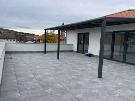 Penthouse! 4 Zimmer mit Dachterrasse + Stellplatz