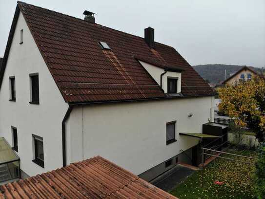 Einfamilienhaus mit Einliegerwohnung mit Keller und Garten in Tegernheim nähe Regensburg