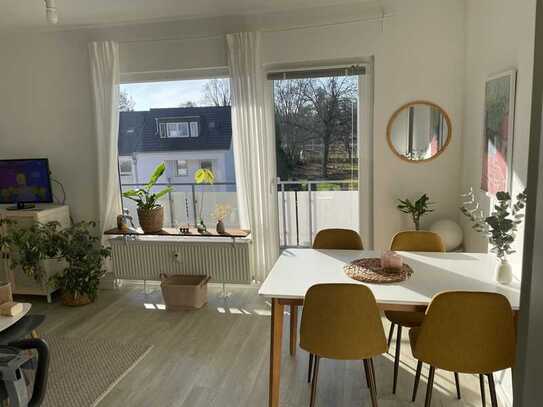 Helle zentrale 2 Zimmer Wohnung mit EBK und 2 Balkonen