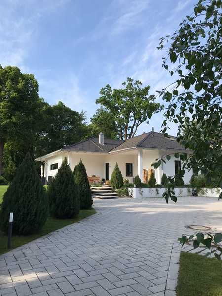                                                               Work-Life-Balance - Villa im eigenen Park - in unmittelbarer N&auml;he von Golfplatz&hellip;                                                       in Feldafing (Starnberg)