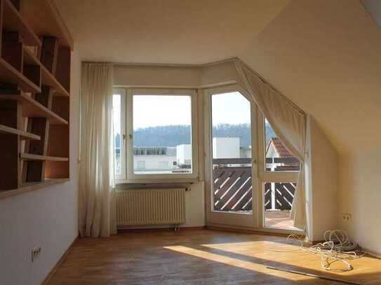 Helle 3-Zimmer-Wohnung mit Balkon