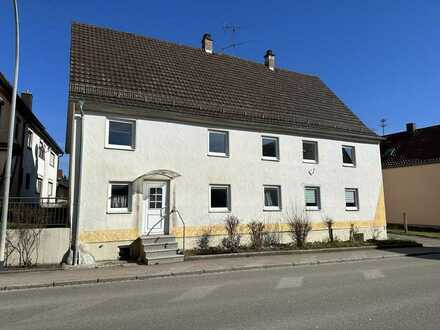 Vielseitiges Zweifamilienhaus mit Ausbaupotenzial und idyllischem Garten