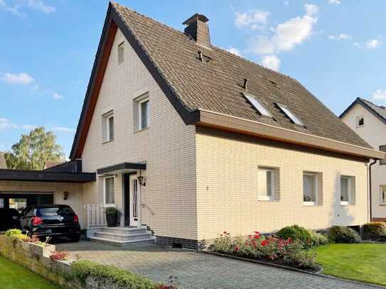 Freistehend! 2-Fam.-Haus mit über 600 m² Grundstück in Lohmar-Wahlscheid!