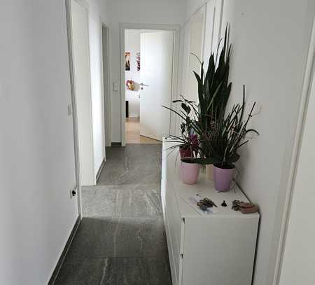 ca. 700 € - 75 m² - 3.0 Zi.