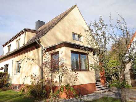 Doppelhaushälfte auf großzügigem Eckgrundstück