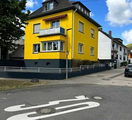 Mehrgenerationenhaus in Koblenz Güls, exklusive Aussicht auf die Mosel
