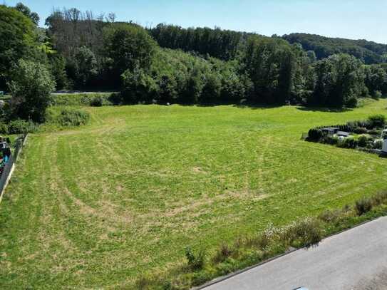 Großes Baugrundstück für verschiedene Bebauungsmöglichkeiten im Neubaugebiet Biesfeld-West