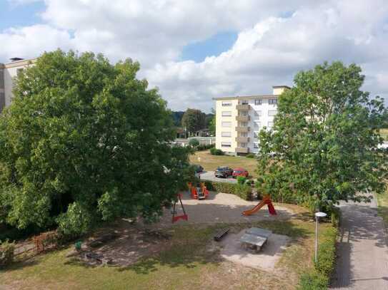 *** RUHIGE LAGE - NEUWERTIG - BALKON ***