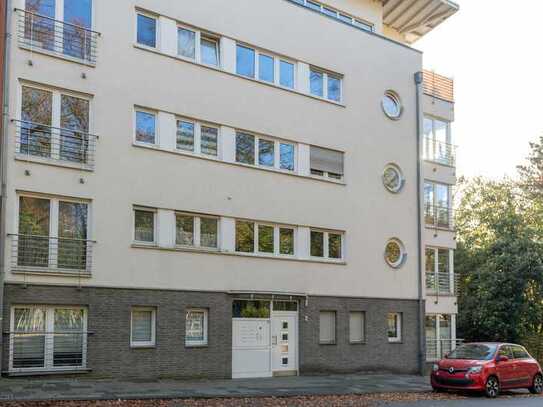 RARITÄT! Urbanes u. naturverbundenes Stadtleben in stilvoller 3-Zimmer-Wohnung //Aufzug/Tiefgarage