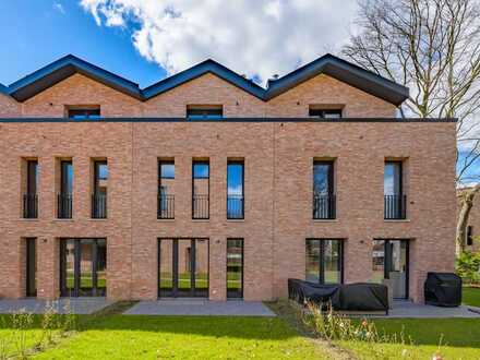 ULI VOGELER GmbH - TRAUMHAFTES STADTHAUS IN RISSEN MIT GARTEN, TERRASSEN UND 2 TG (KfW 55)