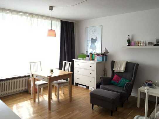 Möbliertes sonniges 1-Zimmer-Apartment in Stuttgart-Möhringen