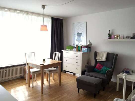 Möbliertes sonniges 1-Zimmer-Apartment in Stuttgart-Möhringen