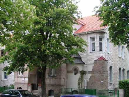 Gepflegte 7-Zimmer-DG-Wohnung mit zwei Terrassen und einer Loggia!