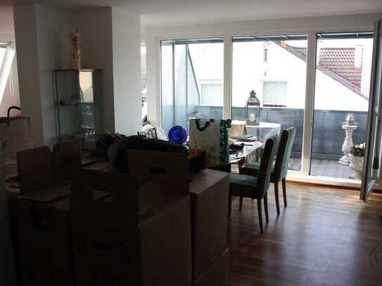 Sehr ruhige und doch zentrale Lage in Bad Cannstatt, 3 Zimmer, Bad, separates WC, Terrasse