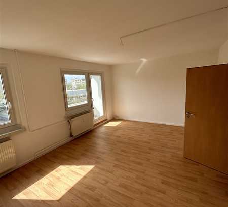 Sonnige 2-Zimmer-Wohnung mit Balkon!