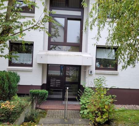 Gemütliche 2,5-Raum-DG-Wohnung mit Balkon und Tiefgaragenstellplatz in Köln-Müngersdorf