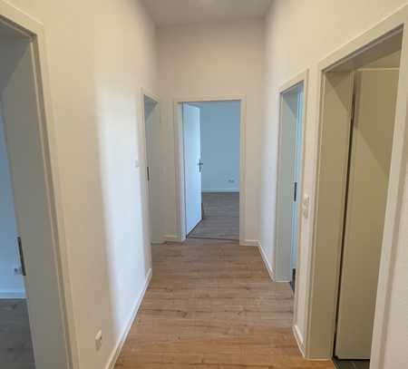 Erstbezug nach hochwertiger Sanierung: Helle 3-Zimmer-Wohnung ohne Provision in Wilhelmsplatz-Nähe