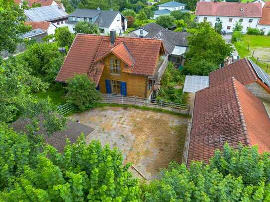 Idyllisches Einfamilienhaus mit Traumpferdestall und 4400 qm landwirtschaftliche Fläche !